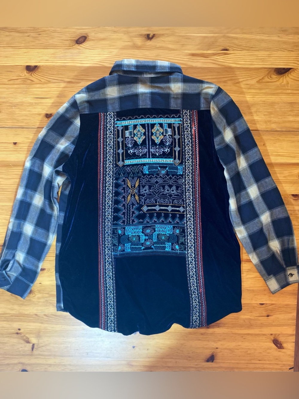 Paparazzi Boho Southwest Embroidered Button Down Cotton Plaid Shirt Size Medium - Picture 4 of 9